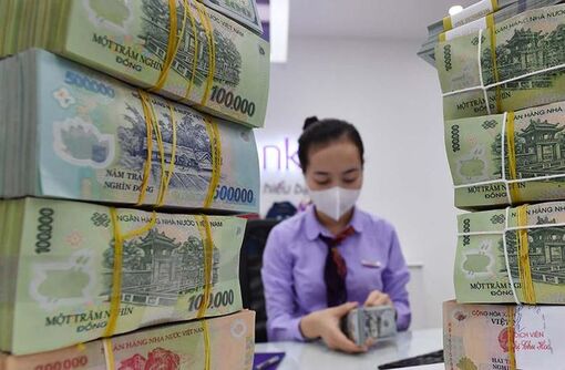 Đại gia gửi ngân hàng gần 1 tỷ USD, nỗi lo 'tiền nhiều để làm gì'?