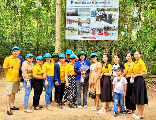 Tuổi trẻ Tri Tôn về nguồn tại TP. Hồ Chí Minh và Tây Ninh