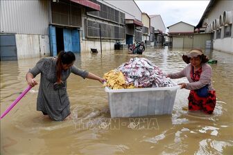 Mưa lớn gây ngập lụt cục bộ tại nhiều địa phương ở Campuchia