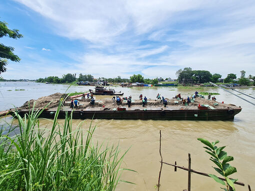 An Giang khẩn trương thi công công trình ứng phó sạt lở