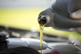Sau bao lâu nên thay dầu xe máy?