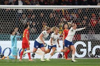 Thắng đậm Trung Quốc 6-1, Tuyển Anh thẳng tiến vòng 1/8 World Cup Nữ