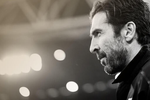 Buffon giải nghệ: Tạm biệt Siêu nhân!