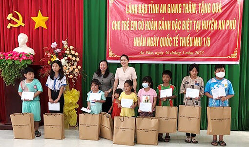 Chăm lo đoàn viên, người lao động huyện đầu nguồn