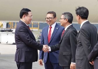 Chủ tịch Quốc hội Vương Đình Huệ bắt đầu thăm chính thức Indonesia