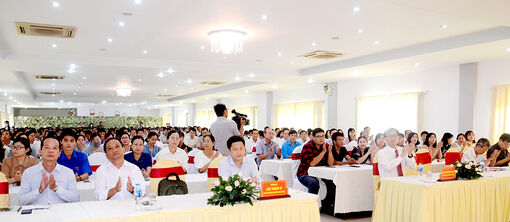 Hội nghị báo cáo viên cấp tỉnh, thường kỳ tháng 8