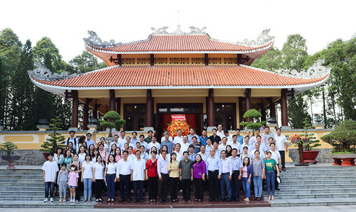 Khối Thi đua các cơ quan Đảng cấp tỉnh An Giang giáo dục truyền thống nhân kỷ niệm 135 Ngày sinh Chủ tịch Tôn Đức Thắng