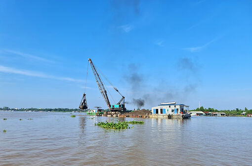 An Giang tận dụng mọi nguồn cát cho cao tốc