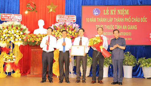 Phát huy vai trò đầu tàu của thành phố biên giới