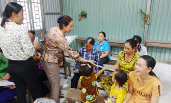 Huyện Tri Tôn mở lớp xóa mù chữ cho đồng bào dân tộc thiểu số Khmer