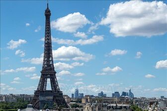 Pháp điều tra vụ đe dọa đánh bom tại Tháp Eiffel