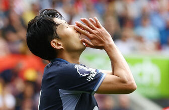 Son Heung-min vô duyên, Tottenham bị cầm hòa 2-2