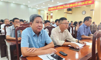 Ban Tuyên giáo Thành ủy Châu Đốc tuyên truyền tác phẩm phòng, chống tham nhũng, tiêu cực của Tổng Bí thư Nguyễn Phú Trọng