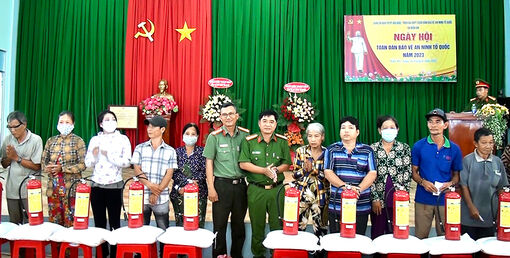 Chợ Mới họp mặt Ngày hội toàn dân bảo vệ an ninh Tổ quốc