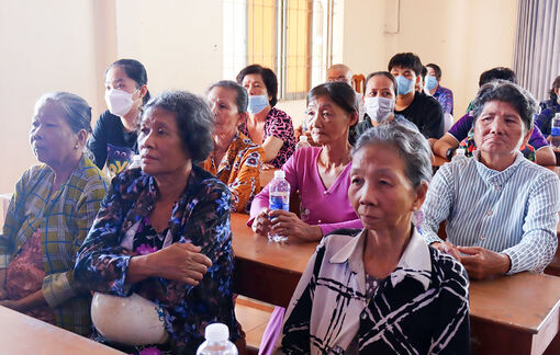 Thu hút phụ nữ tham gia tổ chức hội