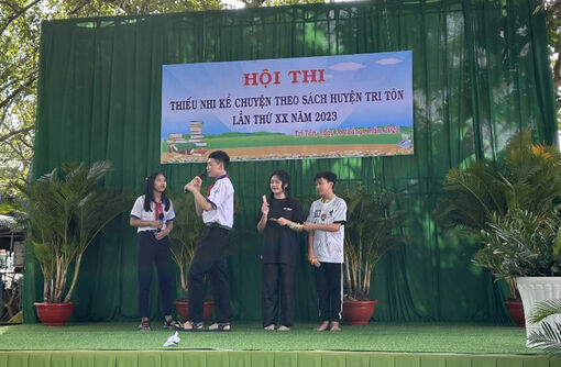 Thiếu nhi Tri Tôn tham gia kể chuyện theo sách