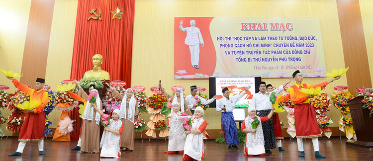 Khai mạc Vòng chung kết Hội thi học tập Bác và tuyên truyền tác phẩm của Tổng Bí thư Nguyễn Phú Trọng tại huyện Châu Phú