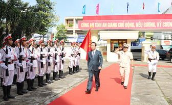 Chủ tịch nước Võ Văn Thưởng thăm, làm việc tại Công an tỉnh An Giang