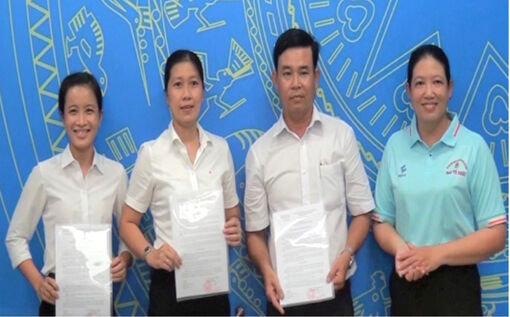 UBND huyện Chợ Mới trao quyết định điều động, bổ nhiệm 3 cán bộ quản lý ngành giáo dục