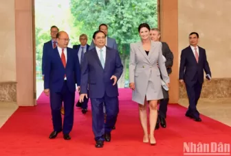 Thủ tướng Phạm Minh Chính hội kiến với Chủ tịch Thượng viện Vương quốc Bỉ Stéphanie D'Hose