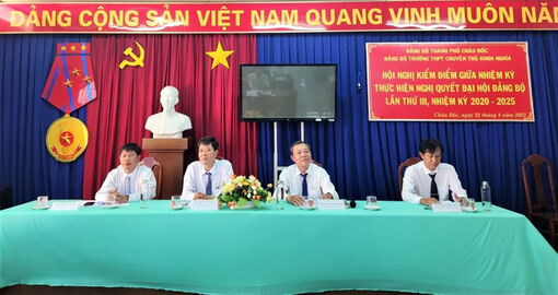 Đảng bộ Trường THPT chuyên Thủ Khoa Nghĩa thực hiện đạt và vượt 21/24 chỉ tiêu