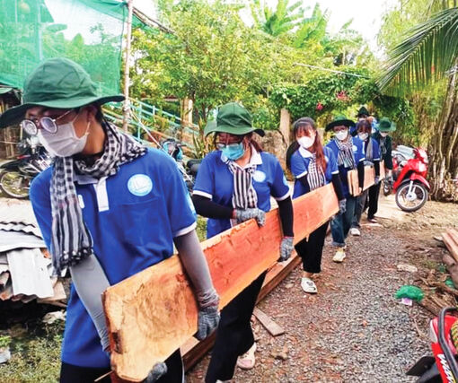 Những màu áo xanh tình nguyện