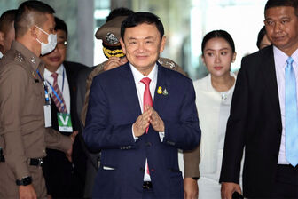 Ông Thaksin nhập viện trong trại tạm giam