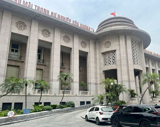 Ngân hàng Nhà nước ngừng thi hành một số quy định ‘thắt chặt’ của Thông tư 06