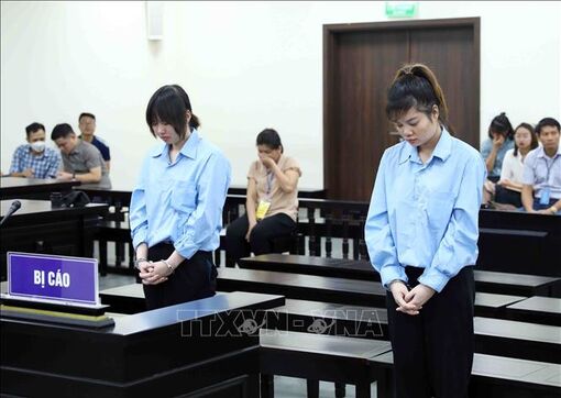 Phạt tù hai bảo mẫu bạo hành bé trai 17 tháng tuổi tử vong