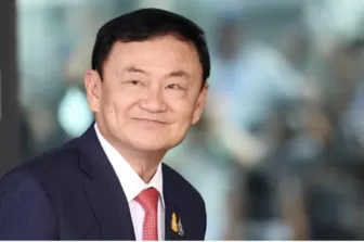 Sức khỏe đáng lo ngại, ông Thaksin phải tiếp tục nằm viện