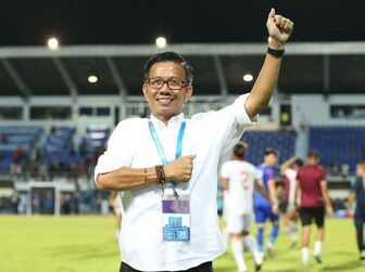 HLV Hoàng Anh Tuấn: 10 năm cống hiến cho bóng đá và danh hiệu vô địch đầu tiên