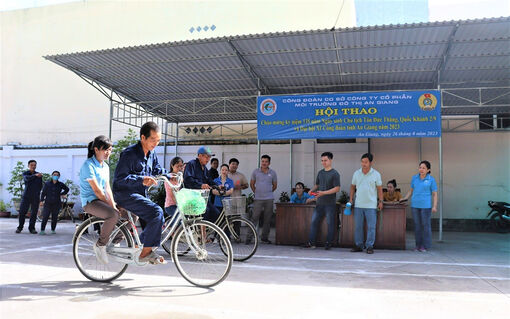 Sôi nổi hội thao dành cho nhân viên, công nhân môi trường An Giang