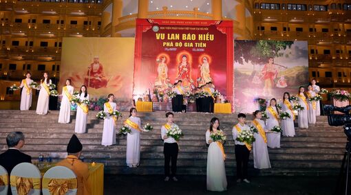 Lung linh đêm hoa đăng mùa Vu Lan hiếu hạnh