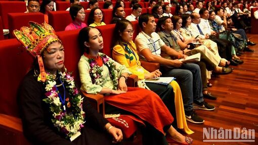 Thư chúc mừng của đồng chí Tổng Bí thư Nguyễn Phú Trọng nhân dịp Hội nghị tuyên dương gương điển hình tiên tiến trong lĩnh vực văn hóa toàn quốc năm 2023