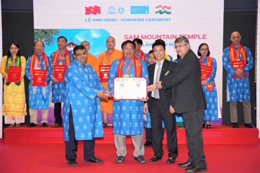 Lăng miếu núi Sam được UNESCO công nhận điểm đến du lịch tâm linh tiêu biểu Châu Á – Thái Bình Dương