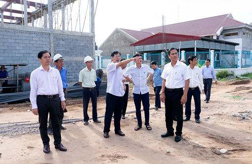 Phó Chủ tịch UBND tỉnh An Giang Lê Văn Phước kiểm tra tình hình giải ngân vốn đầu tư công ở 2 huyện Phú Tân, An Phú và TX. Tân Châu