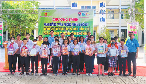 TP. Long Xuyên chăm lo khuyến học - khuyến tài
