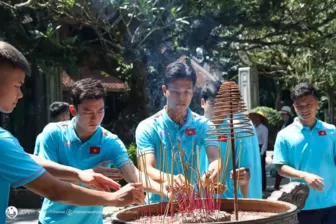 U23 Việt Nam dâng hương tưởng niệm các Vua Hùng trước ngày đấu giải châu Á