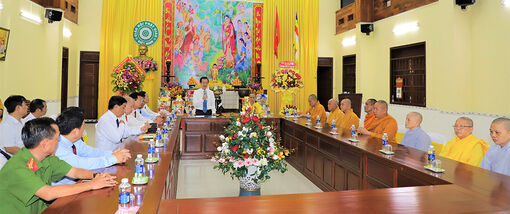 Phát huy vai trò “cầu nối”
