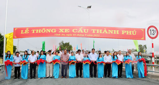 Thông xe cầu Thành Phú nối  2 huyện Châu Thành và Châu Phú