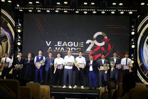 V-League 2023: Hoàng Đức nhận danh hiệu Cầu thủ xuất sắc nhất