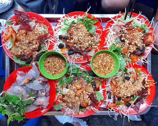 5 con phố thiên đường ẩm thực ở Hà Nội cho người lười đi chơi xa