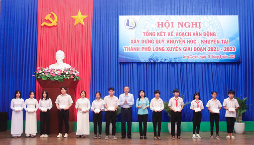 Long Xuyên xây dựng “Thành phố học tập”