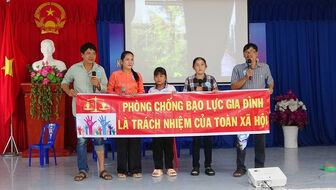 Tuyên truyền bình đẳng giới bằng sân khấu hóa tại huyện Tri Tôn