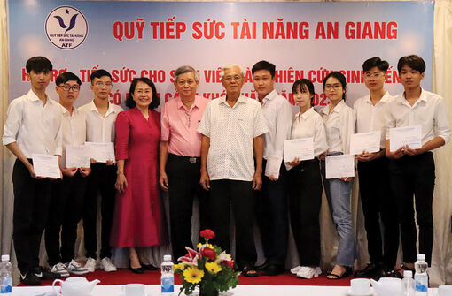 Tiếp sức tài năng An Giang