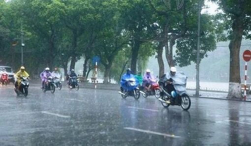 Nhiều khu vực trên cả nước có mưa dông, có nơi mưa rất to