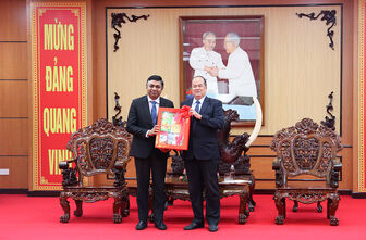 Chủ tịch UBND tỉnh An Giang Nguyễn Thanh Bình tiếp Tổng Lãnh sự Ấn Độ tại TP. Hồ Chí Minh