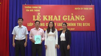 Khai giảng lớp Trung cấp Lý luận chính trị B174 tại huyện Thoại Sơn