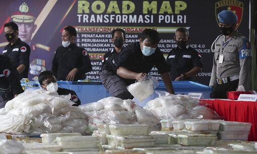 Indonesia bắt giữ 39 nghi phạm trong đường dây buôn bán ma túy khu vực