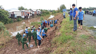 Tuổi trẻ An Giang thực hiện “Tuyến đê xanh” tại xã biên giới Vĩnh Gia